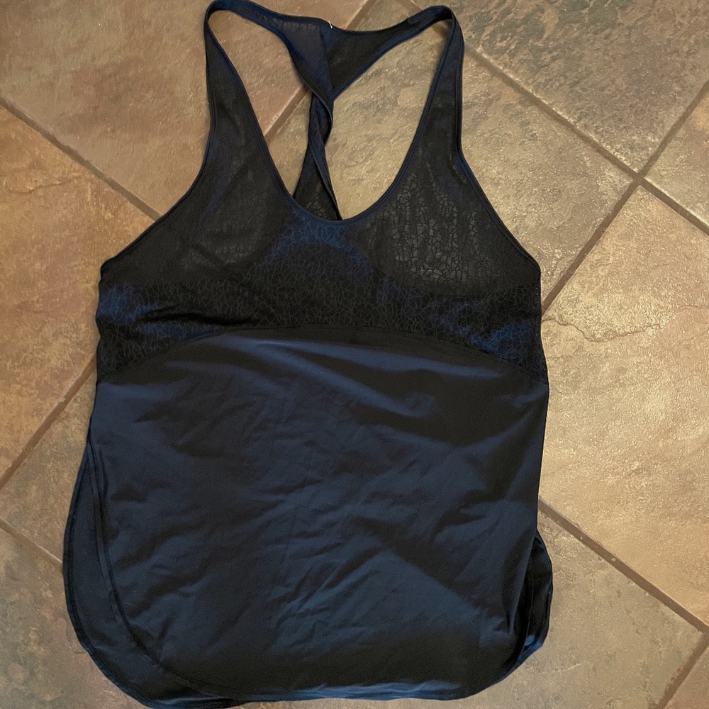 Lululemon Twist & Train Tank Top Size 6